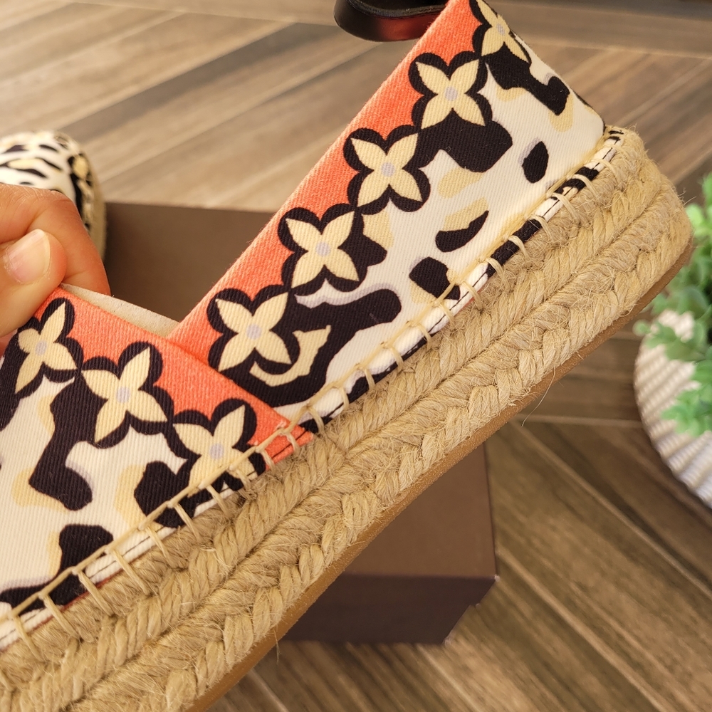 Louis Vuitton Leoprad Print Canvas Espadrille Flats (Size 36) - Picture 4 of 16